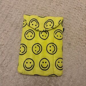 BAGGU Yellow Laptop Sleeve with Black Smiley